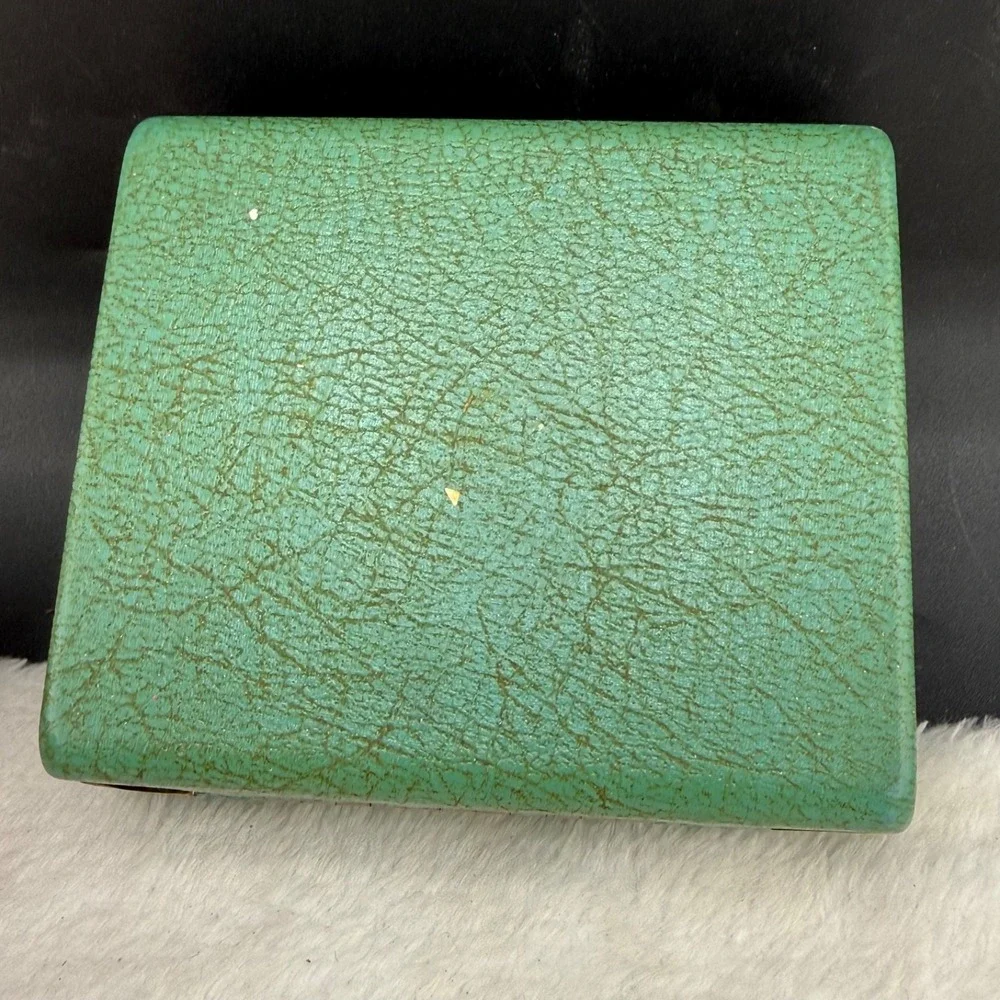 Helbros interior velvet